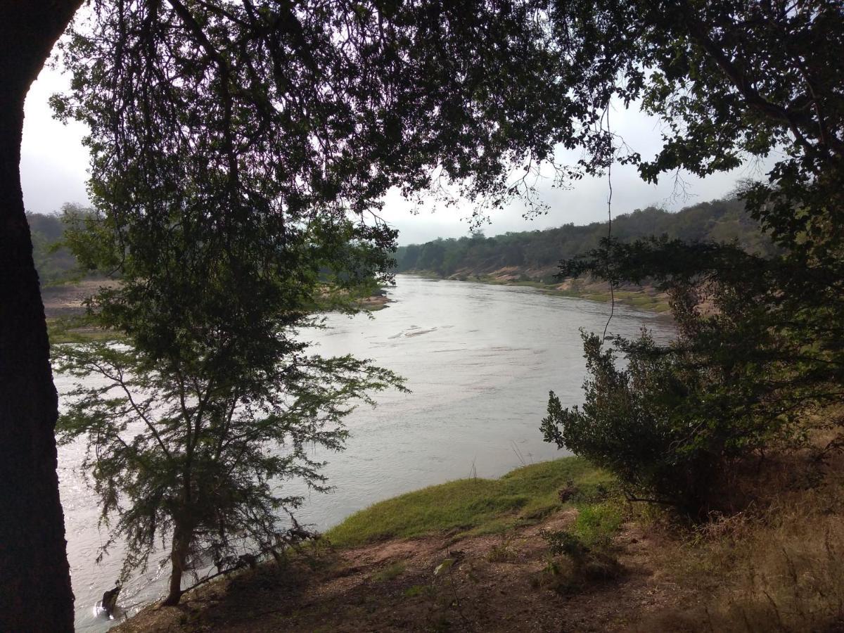 Nthakeni Bush & River Camp Pafuri Gate Ngoại thất bức ảnh